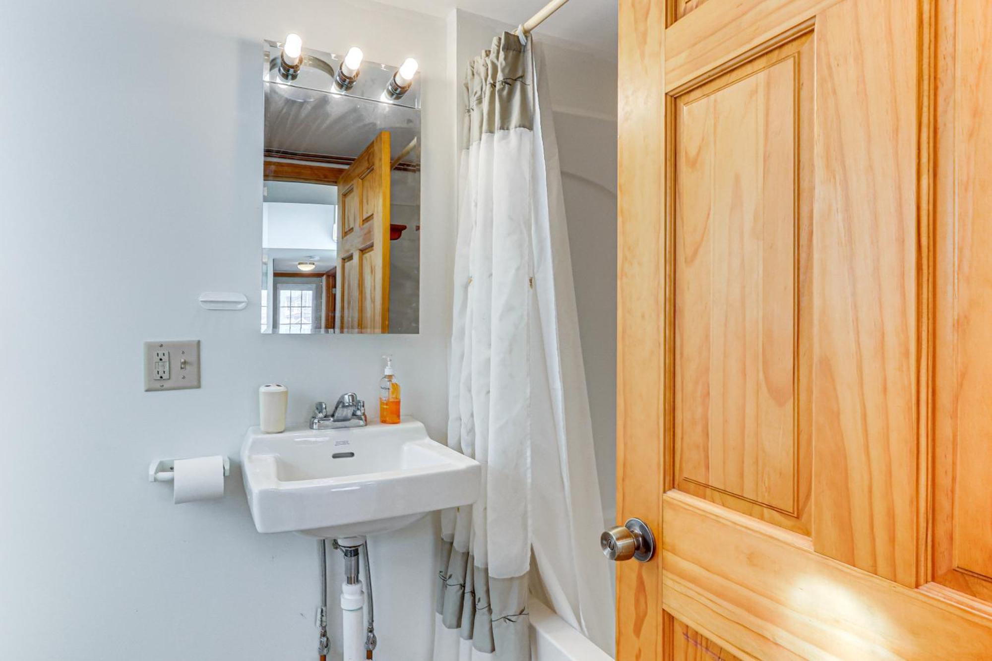 Charming Old Lyme Cottage, Steps To Private Beach! Eksteriør billede